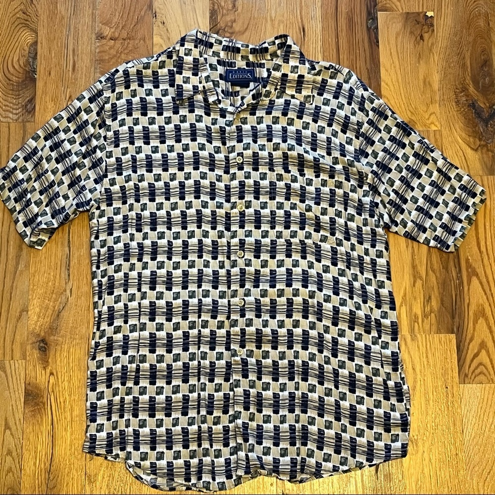 Basic additions size large Hawaiian shirt. 100% cool lightweight rayon